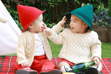 上海这对双胞胎火上热搜，全家人的名字绝了