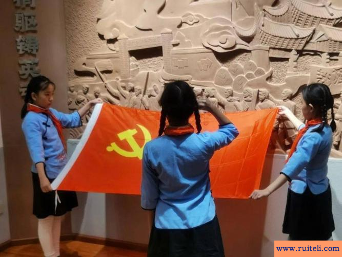 缅怀先烈的八字句